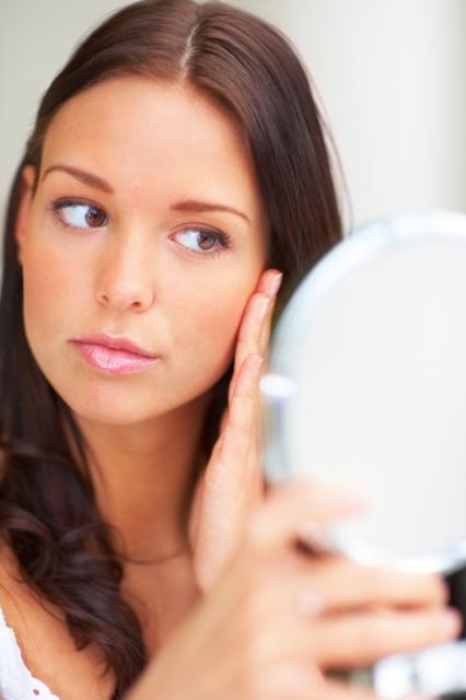 woman- mirror_jpg