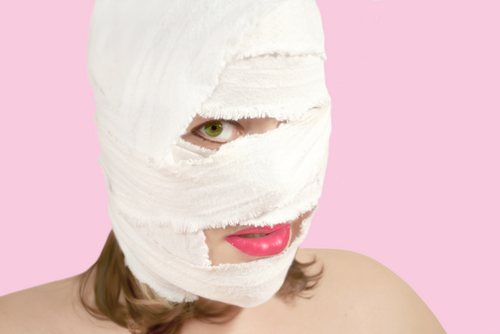 plastic surgery patient wins settlement